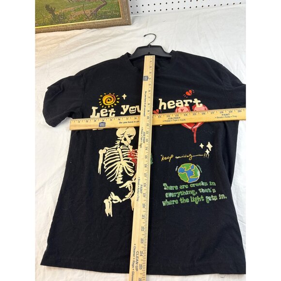 Romwe Let Your Heart Lead The Way Skeleton Black Graphic T-Shirt Size S Gothic - Picture 9 of 9